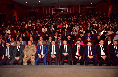 Diyarbakır’da "İstiklal Marşı'nın Kabulü ve Mehmet Akif Ersoy'u Anma Günü" Programı Düzenlendi
