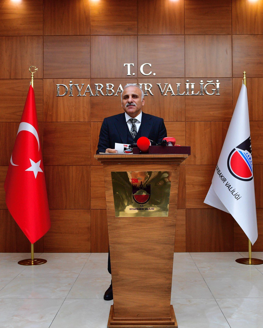 Vali Murat Zorluoğlu Diyarbakır’da Göreve Başladı
