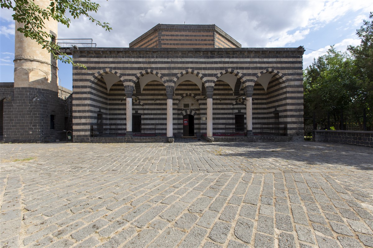 Ali Paşa Camii ve Külliyesi